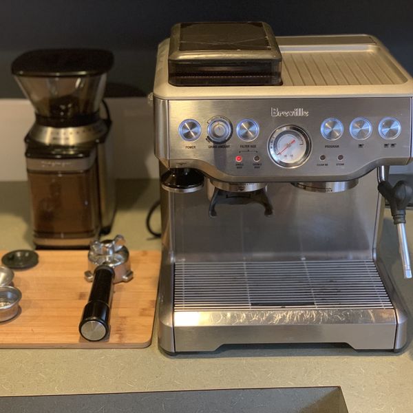 Breville BES860XL Espresso Maker + Grinder for Sale in Seattle, WA