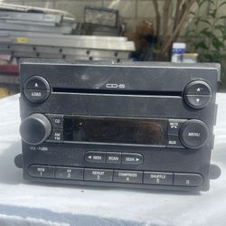 2004 Ford F250 Super Duty Stock Radio