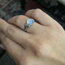 Stainless Steel Ring With Moonstone/opal Bead