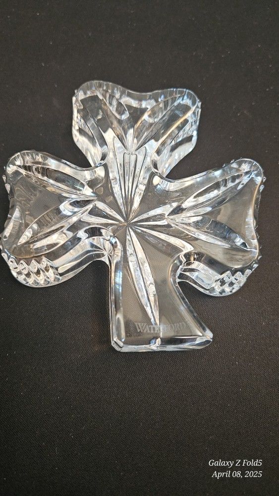 Waterford Crystal Shamrock 3 Leaf Clover Paperweight