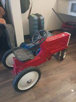 Farmall pedal tractor