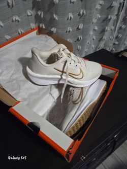 Nike Quest 6