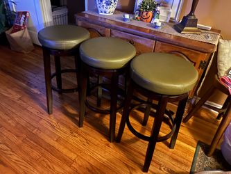 3 Swivel Bar Stools