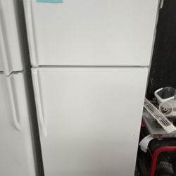 Whirlpool Refrigerator White Like New . Warranty . Delivery Available . 2203 Fowler St. 33901