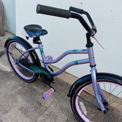 Huffy Fairmont Girls Cruiser.  Stored On Pallm Beach. Ridden Once Or Twice. Perfect Condition. Two Small Scratches.20inch
