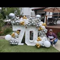 MAIN TABLE DECORATION FOR ANY TYPE OF EVENTS