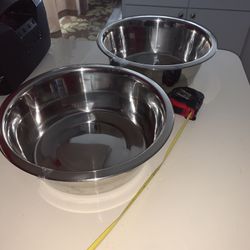 NEW LARGE STAINLESS STEEL PET BOWL (2)