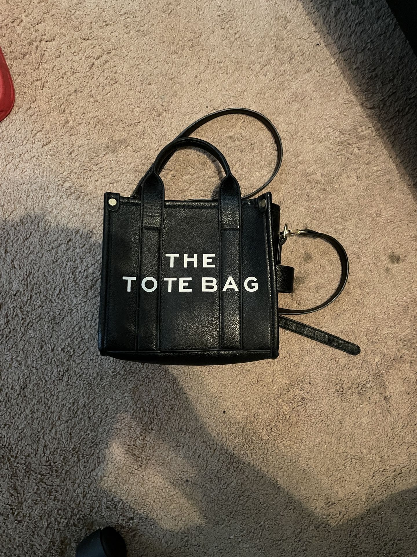 THE TOTE BAG