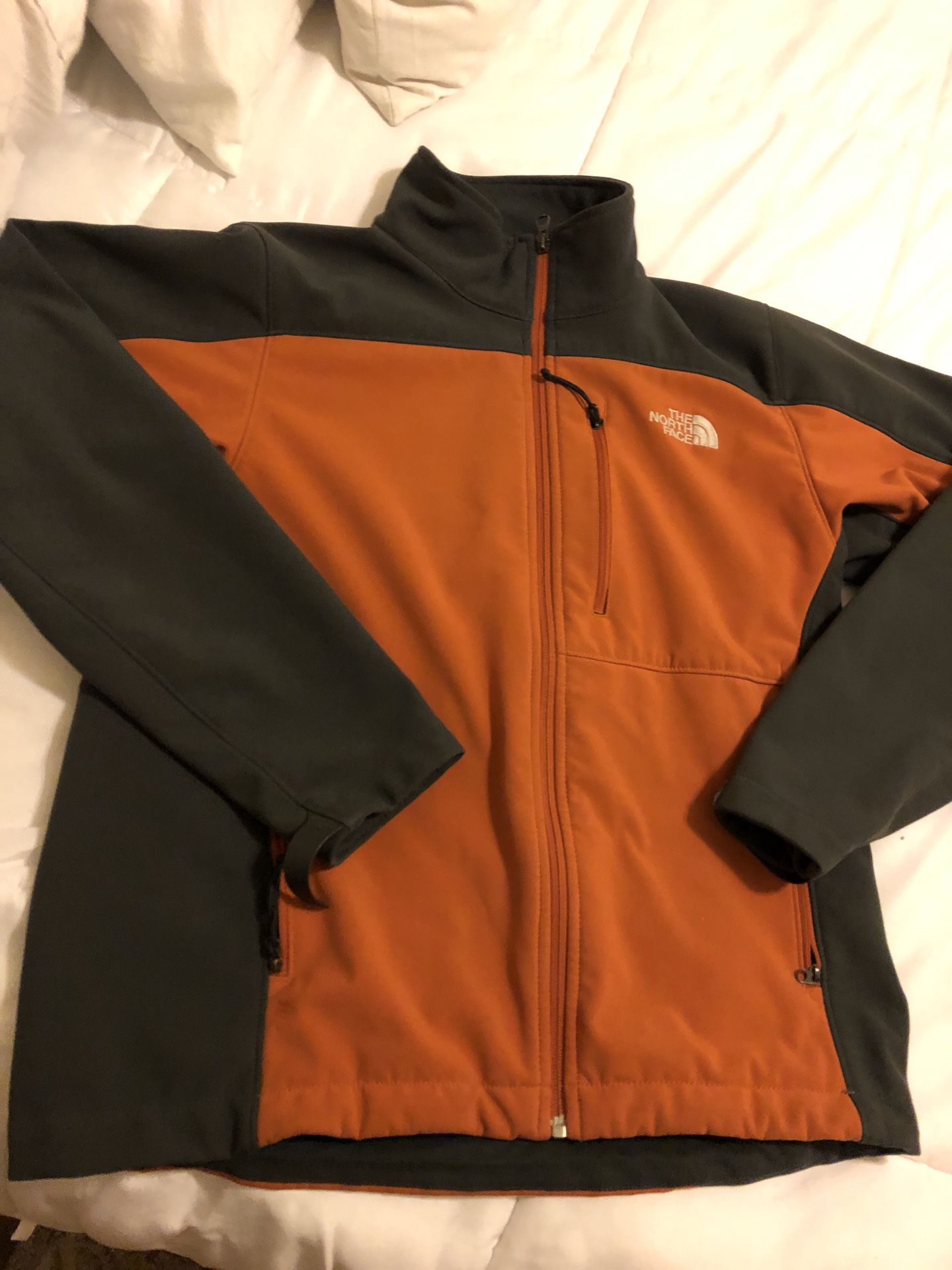 The North face men’s jacket small