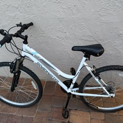 Roadmaster Granite Peak Women's Mountain Bike with 26-inch wheels