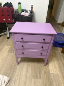 Nightstand/ dresser
