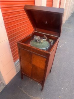 Dulcetto Gramophone Cabinet