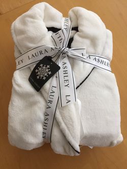 Laura Ashly bath robe new