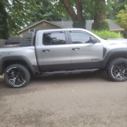 Dodge Ram 2024 Running Boards 
