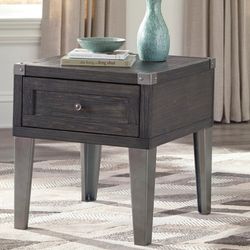 Todoe End Table with USB Ports & Outlets