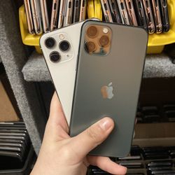 Factory Unlocked IPhone 11 Pro 256 gb comes with store warranty 