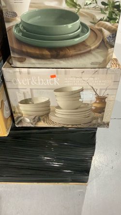 16pc dinnerware set $35
