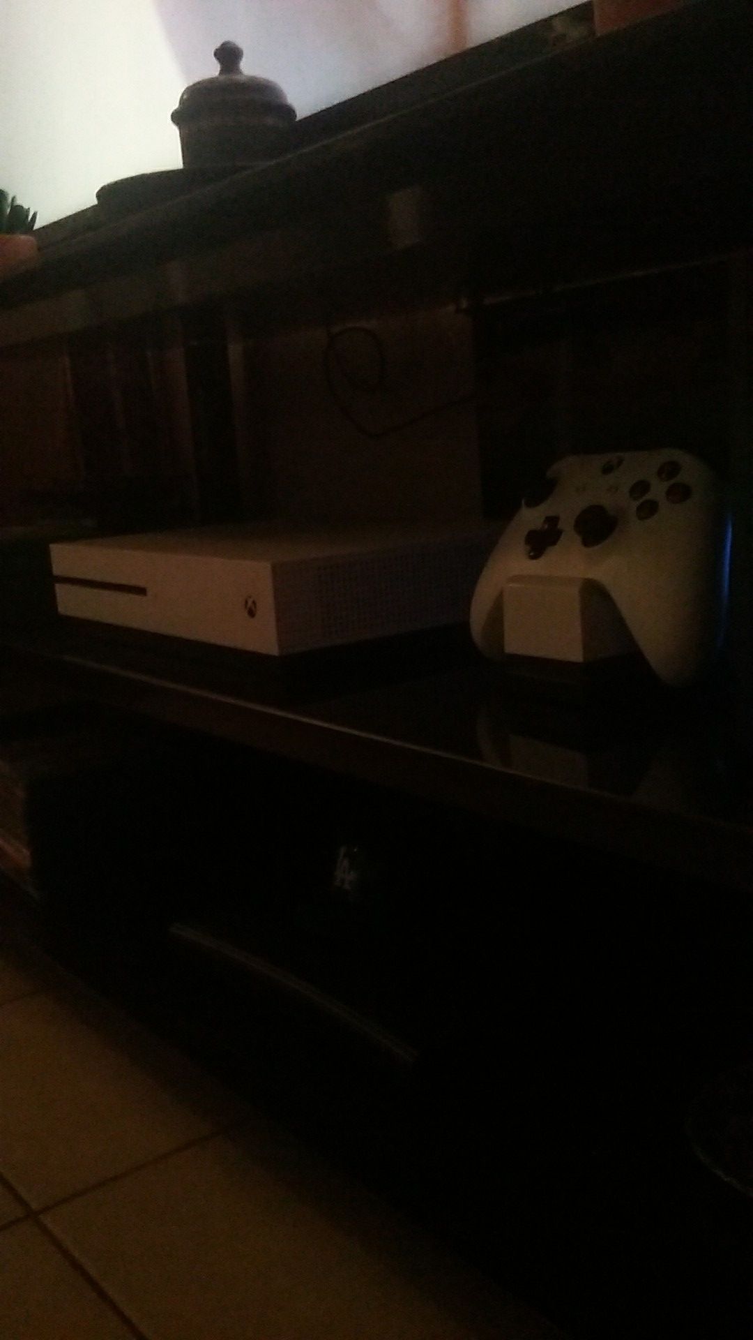 Xbox one concle with controller