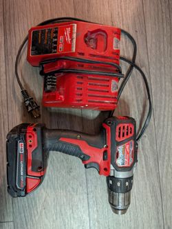 Milwaukee Drill/ Driver