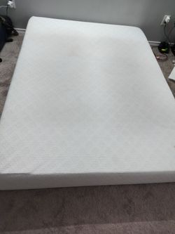 Queen mattress excellent condition