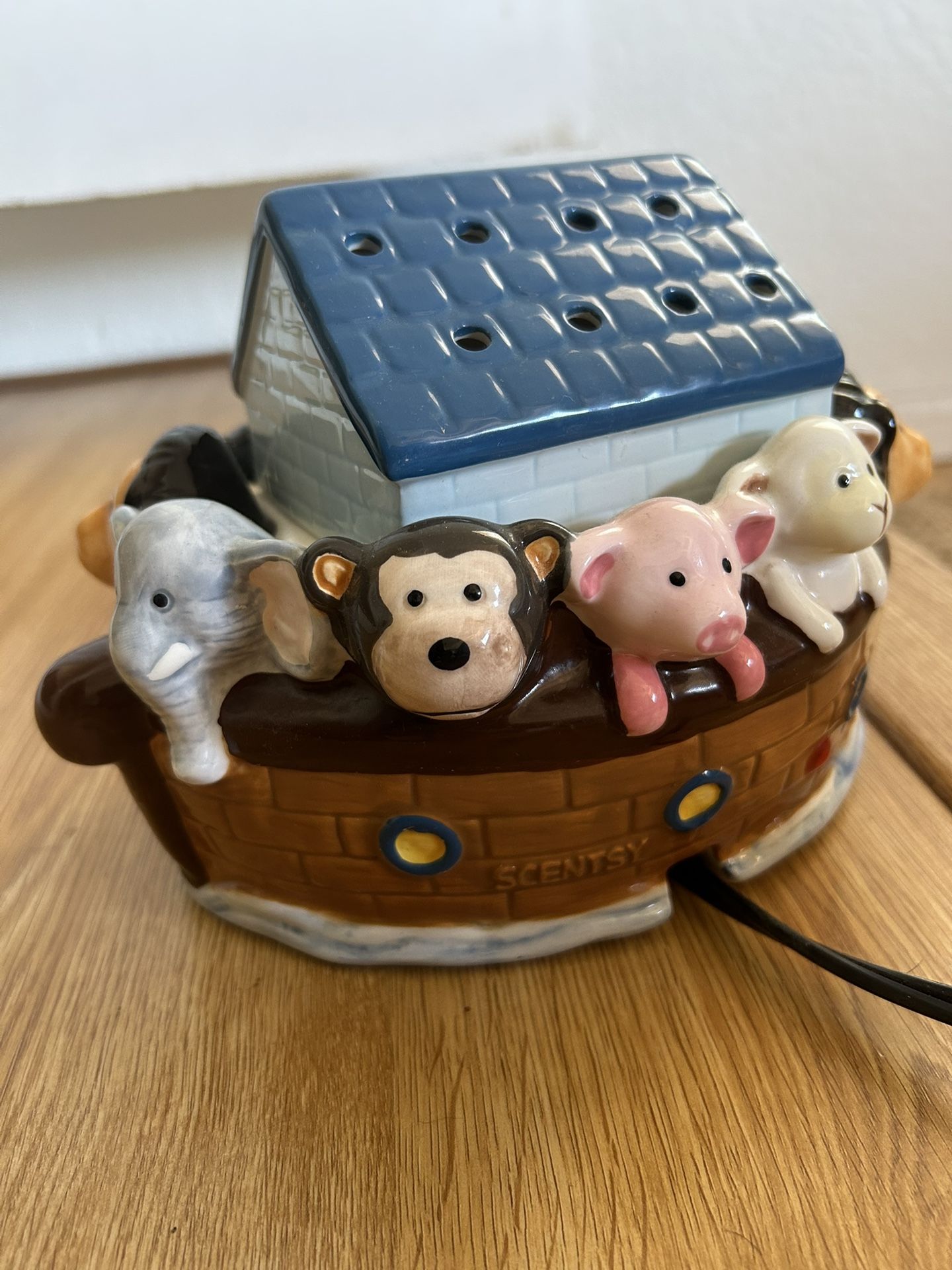 Noah's Ark Candle Warmer