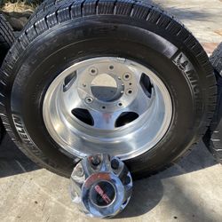 Dully Wheels With Tires 17’s