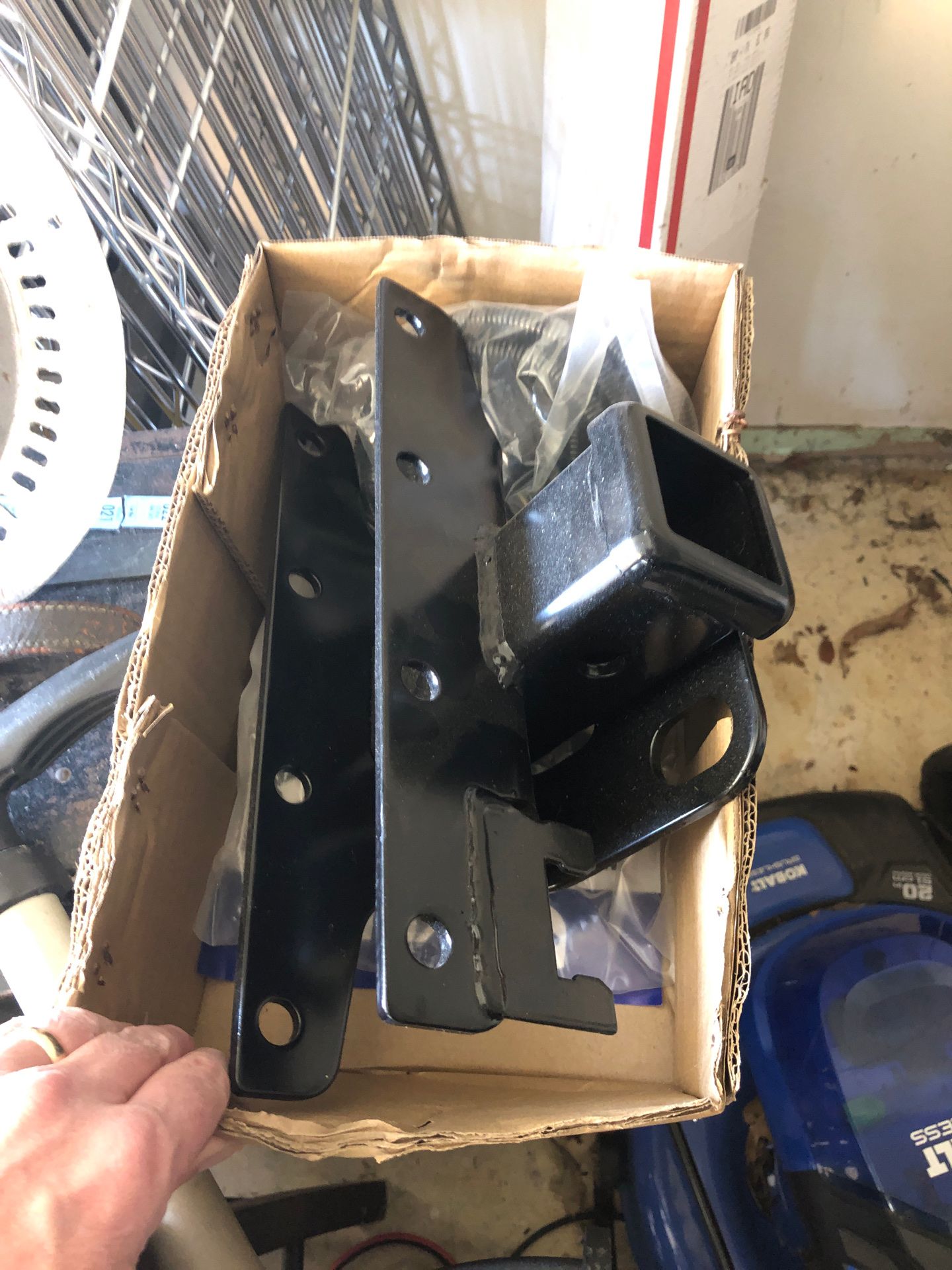 Jeep tow hitch with wiring harness (Tyler)