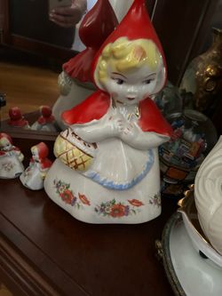 Hull Red Riding Hood and shakers