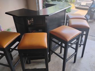 Bar and stool Set (5)