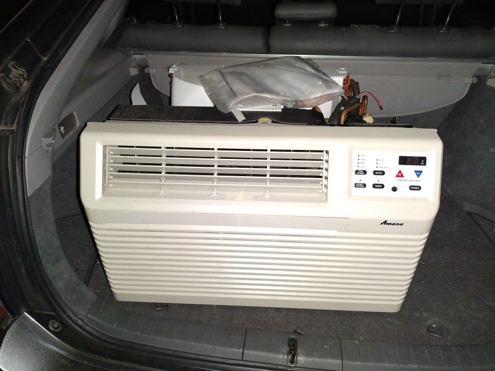 AC Unit Brand New Heater Combo...Large For A 1 Bed Apartment 