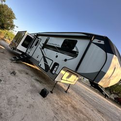 2022 Coachman Chaparral 360ibl 
