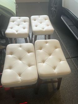 Bar stools (4)