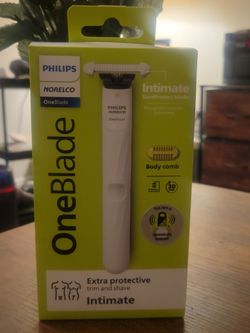 New Phillips Norelco one lady public groomer