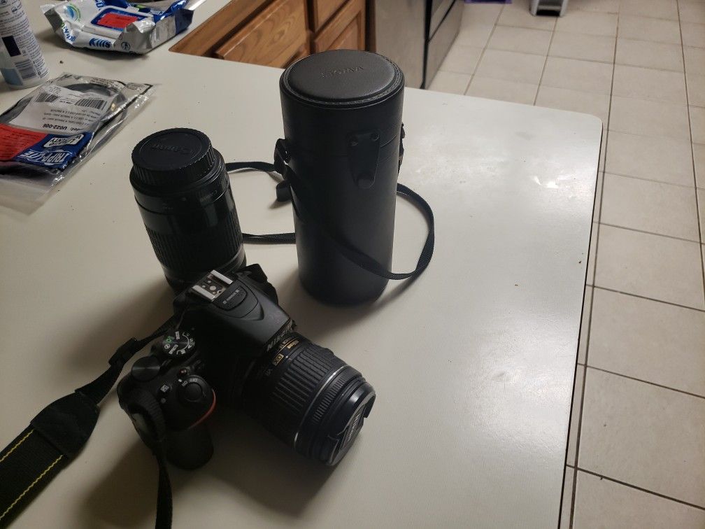 Nikon D5600 CAMERA