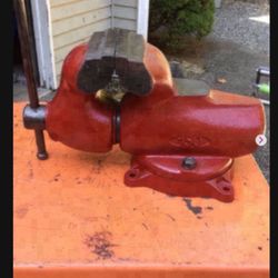 York 150 Vise / 6 Inch Jaws / Swivel Base / 65 Pounds / Made In Czechoslovakia Vice 