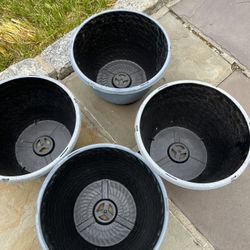 Set of 4  small light Gray 10 w x 7h 