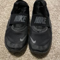 Kids Nike Slip Ons Size 2Y