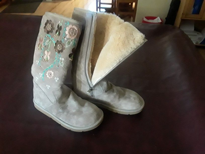 Ugg, Zip Up Embroidered Boots