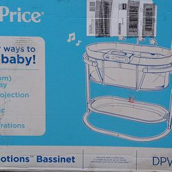 Fisher Price Soothing Motions Bassinet 