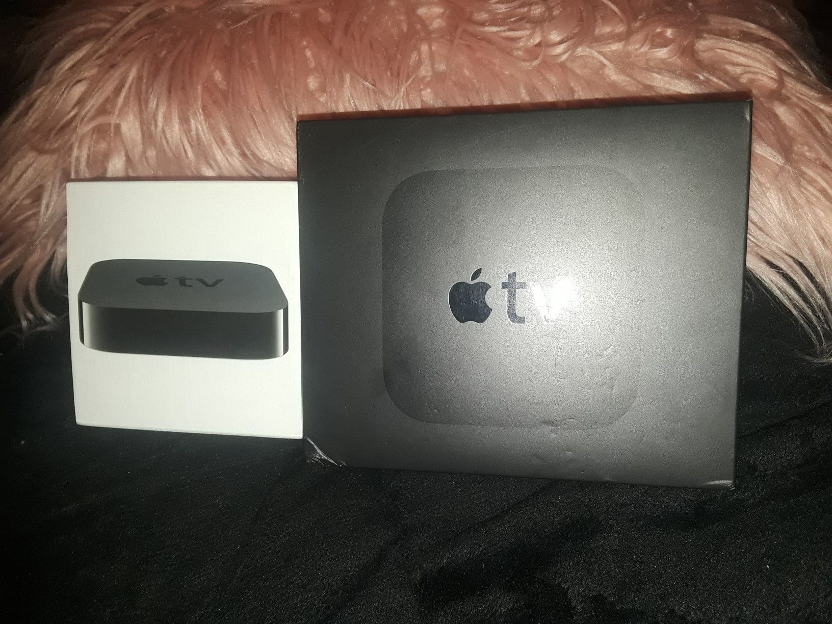 Apple TV 2nd ONLY NO CORDS OR.REMOTE