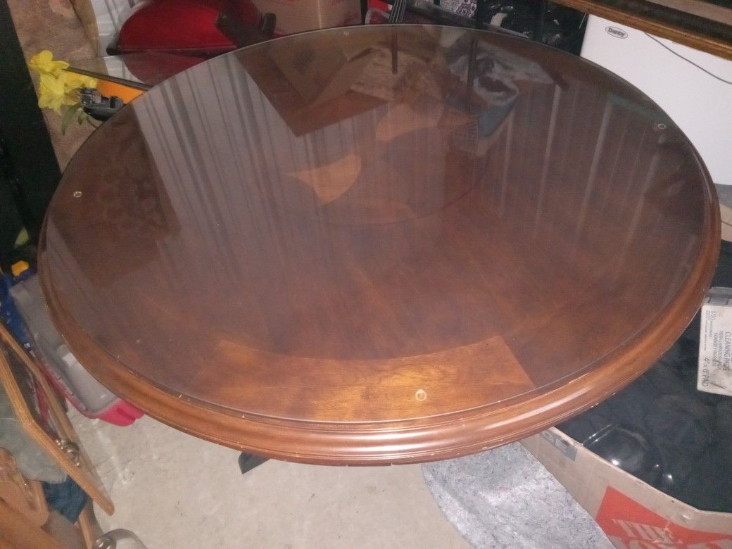 Glass Top Mahagony Petastul Table