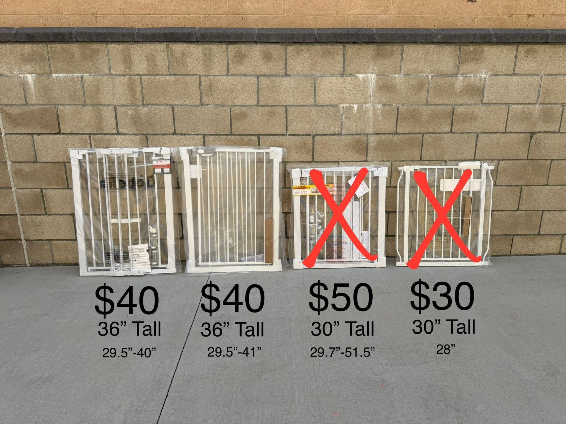 NEW Baby/Pet Gate, Auto Close Dog Gate for, Stairs & Doorway, Easy Walk Through Pet Gate **See Photo**