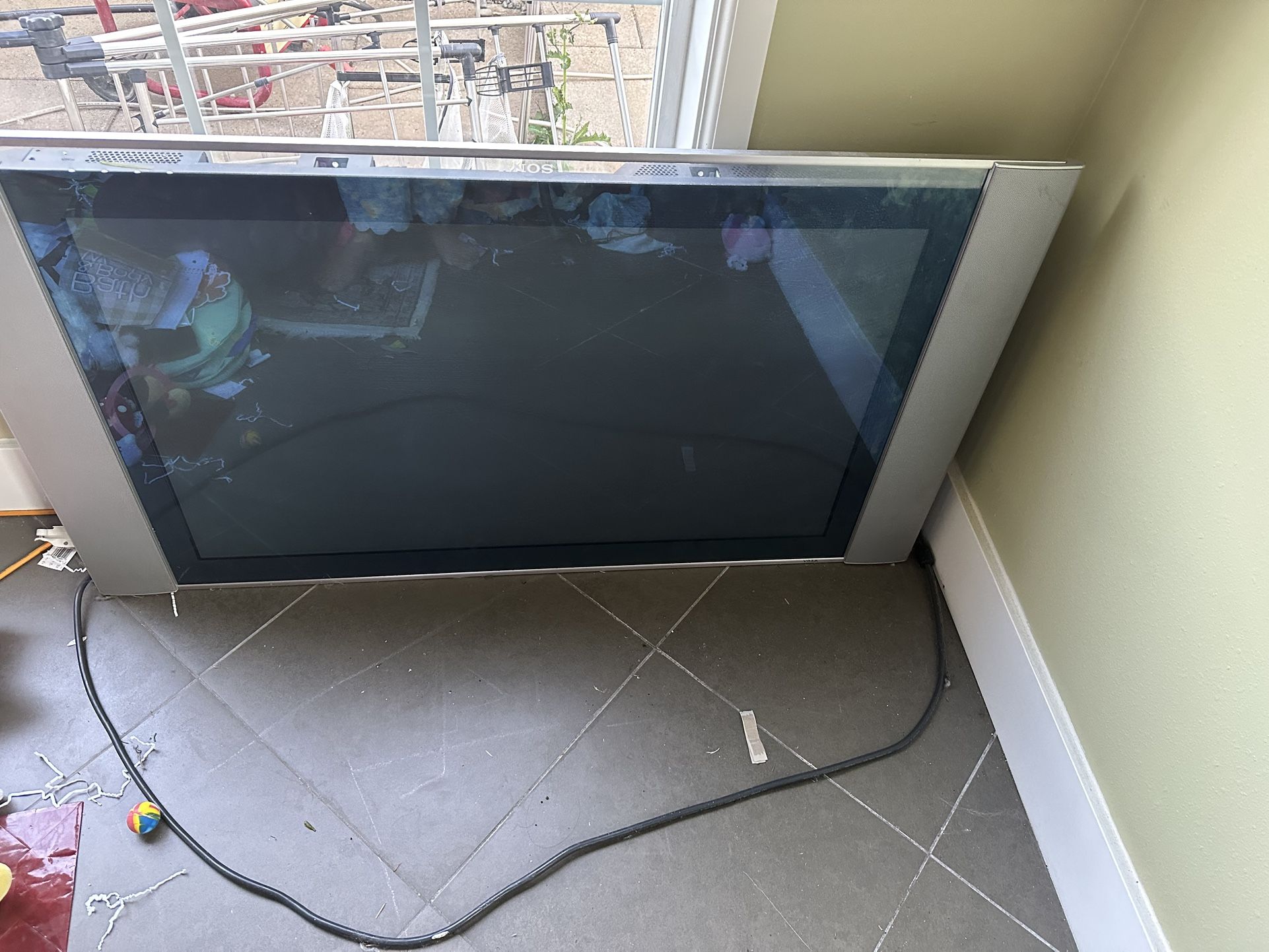 Sony 50 inch plasma tv with remote excellent like new condition