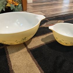 Two Vintage Pyrex Bowls Yellow Flowers