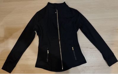Lululemon jacket size 8