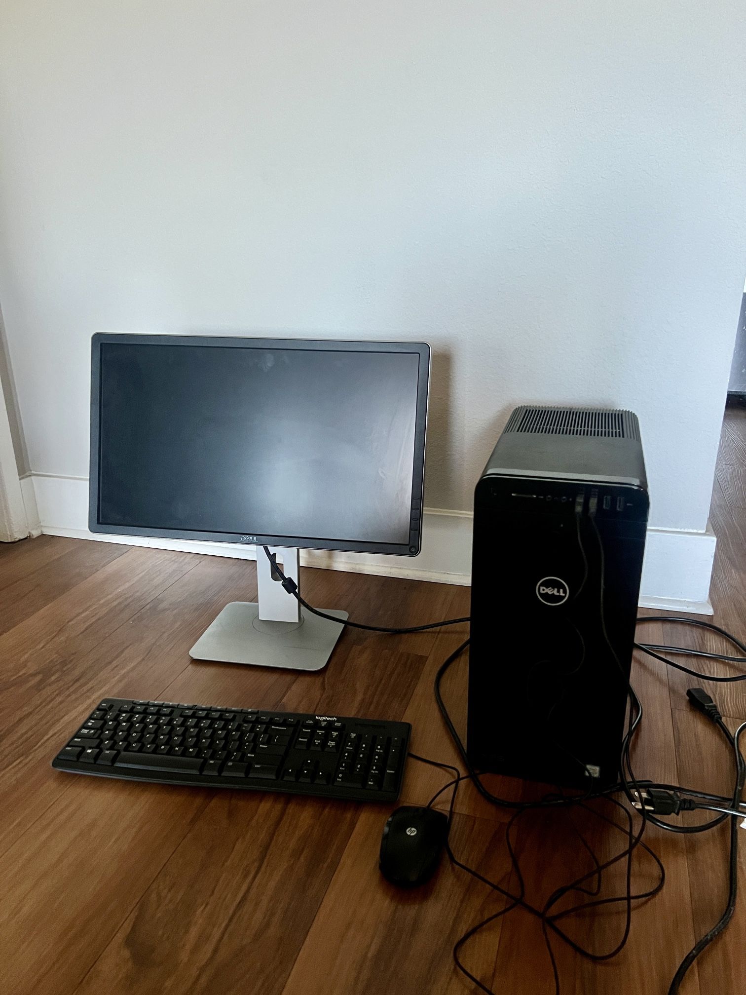 Dell Desktop Computer With Mouse and Keyboard