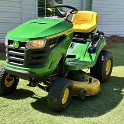 John Deere Riding Lawn Mower, 42 in - 55 Hours.