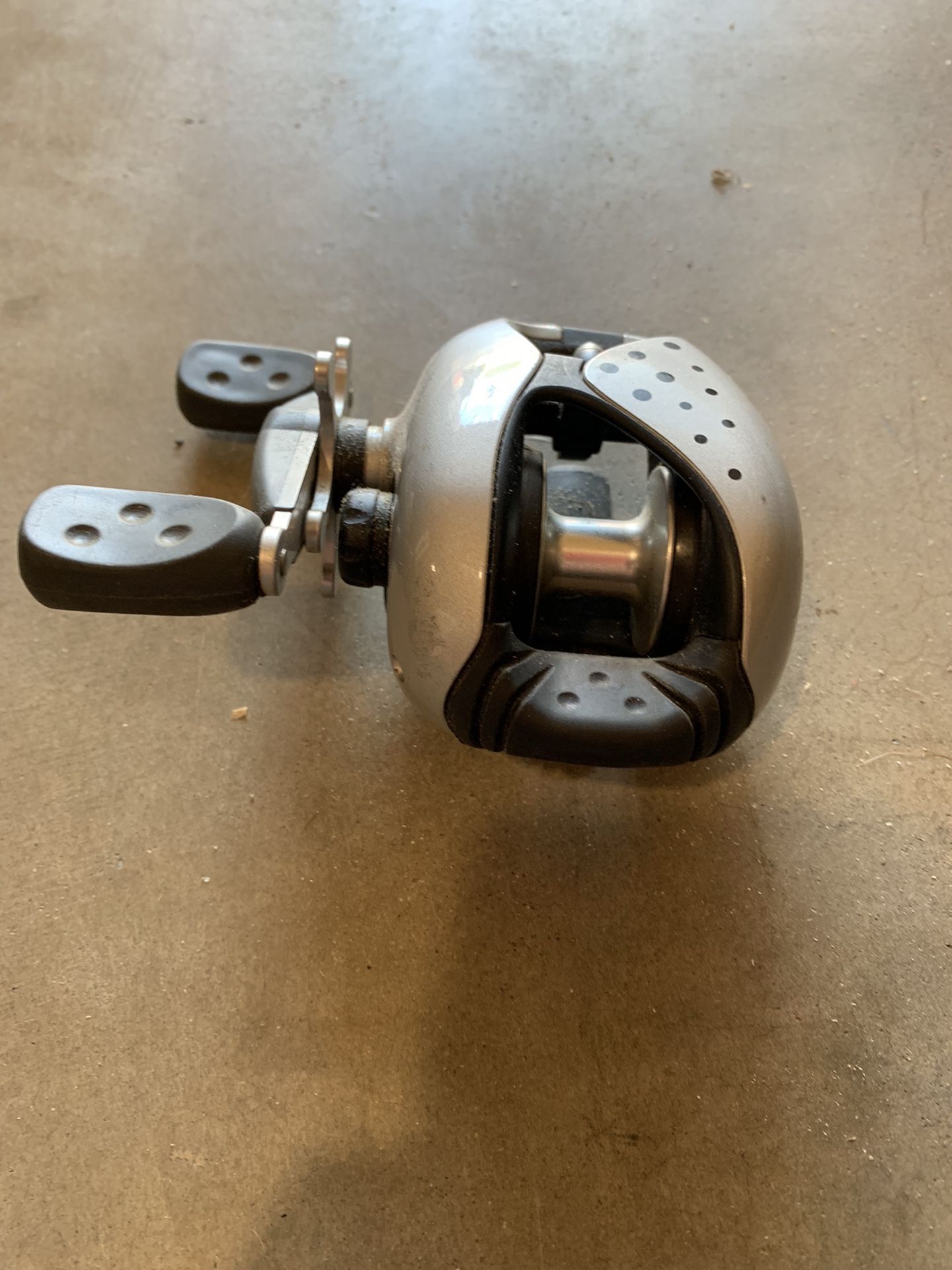 Abu garcia ambassaeur Maxxar for Sale in Chino, CA - OfferUp
