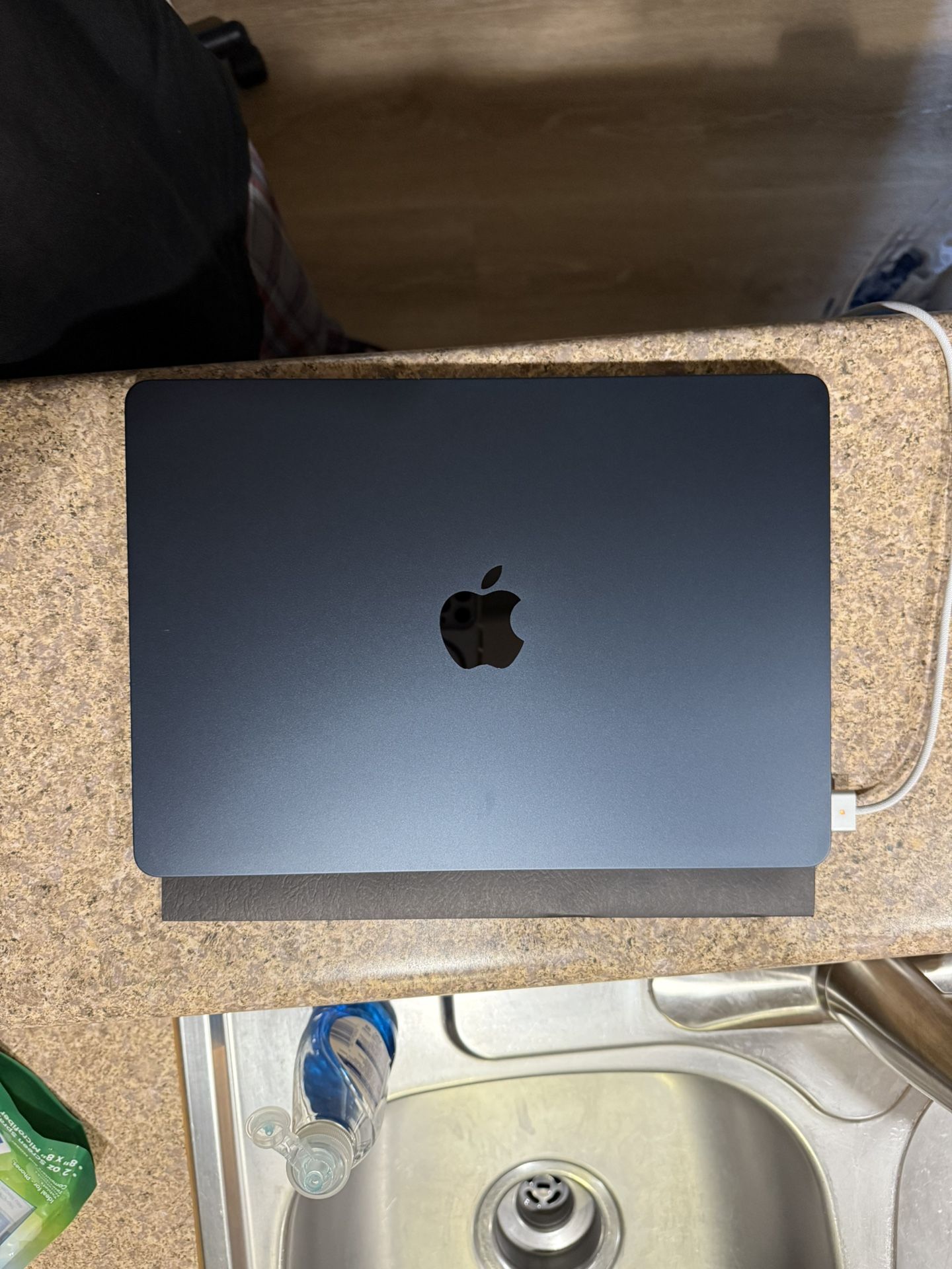 Used/ Like New Apple MacBook Air 13.6in 2022