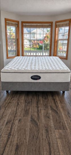 Very Nice Queen Simmons Beautyrest Classic 11" Mattress, Boxspring and Bed Frame